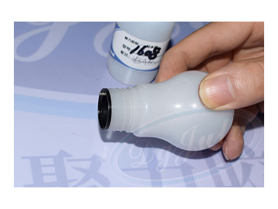 ABS塑料膠水固化慢且發(fā)白發(fā)脆？聚力膠水為您避免這些問題