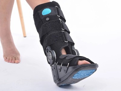 PP塑料粘EVA海綿用什么膠水？聚厲牌環保塑料膠水當優選！