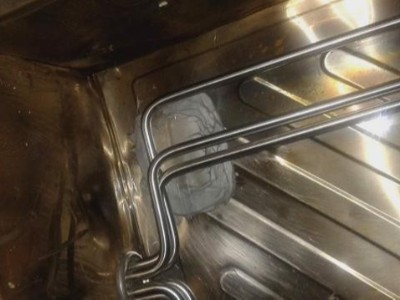 不銹鋼水箱沙眼漏水用什么膠？聚力鋼質(zhì)修補(bǔ)劑代替焊接解決難題