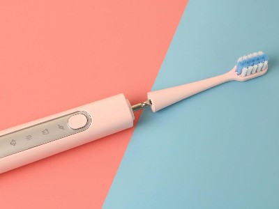 時代風靡的電動牙刷用什么防水瞬間膠粘接呢？